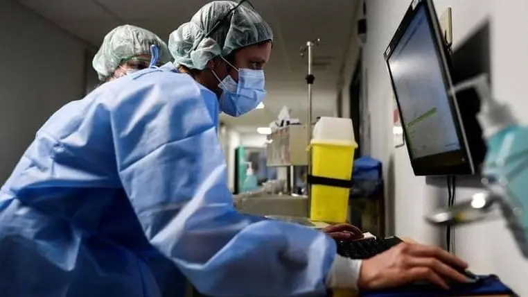 السعودية تعلن رصد أول حالة إصابة بالمتحور الجديد أوميكرون: اول إصابة أوميكرون