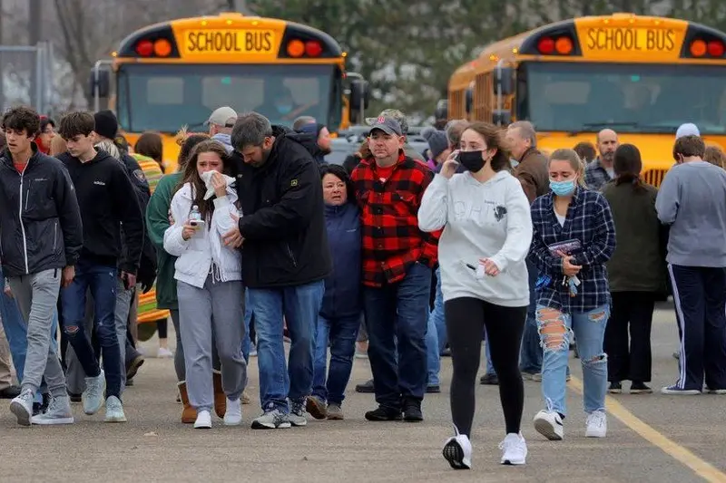 مذبحة ميشيغان.. قتلى بإطلاق نار داخل ثانوية أمريكية وفيديو يوثّق شجاعة الطلاب: مدارس