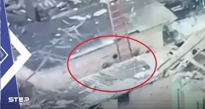 طائرة درون أوكرانية توثق مشهداً "صادماً" لما فعله جنود روس بقائدهم الجريح (فيديو): جنود روس