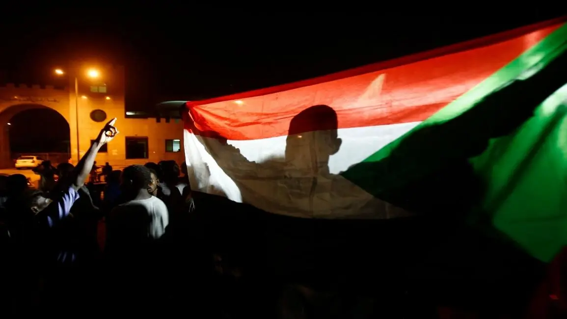 تطورات السودان: واشنطن تدعو لأمرٍ هام وممثل الأمم المتحدة يؤكد انقطاع الاتصالات في البلاد: تطورات السودان
