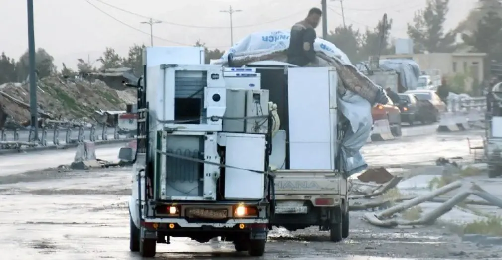 تاجر حلبي يؤمّن سير الأثاث "المُعفّش" من ديرالزور إلى لبنان، فما علاقته بحزب الله!!: حزب الله