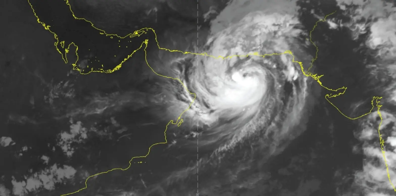 بالفيديو|| سلطنة عُمان تتخذ إجراءات استباقية قبل أن يضرب الإعصار شاهين البلاد: الإعصار شاهين
