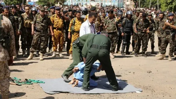 أوّل تعليق للبرلمان اليمني على إعدام ميليشيا الحوثي لـ9 مواطنين وبثّ المشاهد وسط ميدان التحرير: صنعاء
