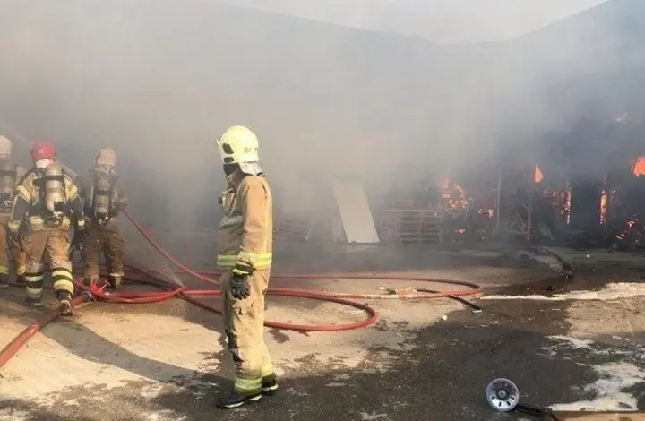 حريق في منشأة تحوي أسطوانات غاز مسال شرق طهران: حريق قرب طهران