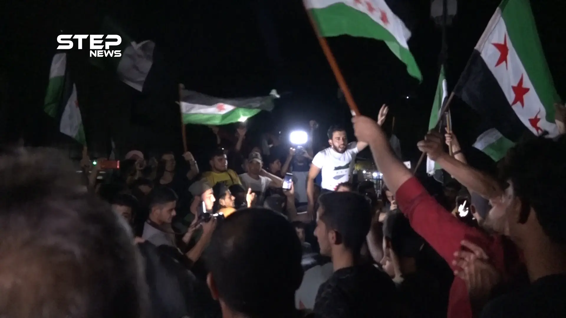 مظاهرة في مدينة معرة النعمان بريف إدلب طالبت بإسقاط نظام الأسد وهيئة تحرير الشام: الجولاني