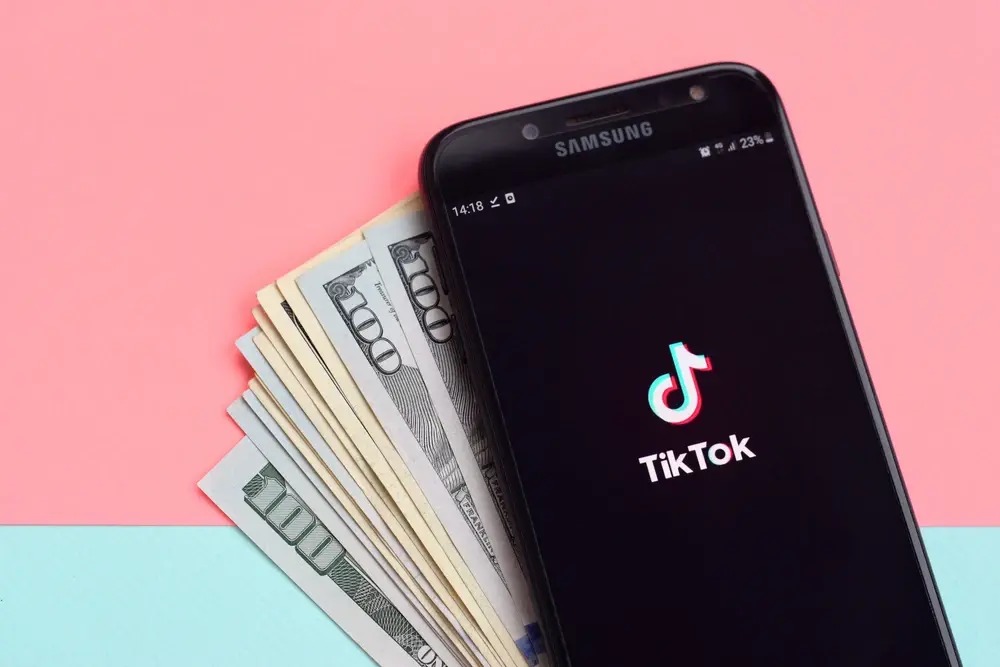كيفية الربح من التيك توك ( TikTok) وأبرز وسائل تحقيق الأرباح منه: TIKTOK