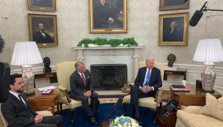 بالفيديو|| ملك الأردن يلتقي الرئيس الأمريكي كأول زعيم عربي.. وبايدن يكشف موقفه من الأردن: ملك الأردن يلتقي بايدن