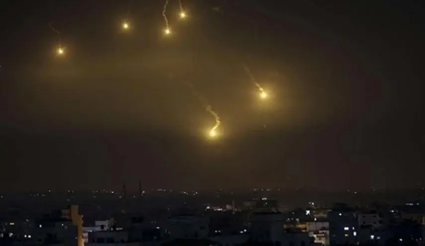 إعلام النظام السوري يعلن تصدي الدفاعات الجوية لأهداف معادية في ريف حمص الشرقي: خبر عاجل