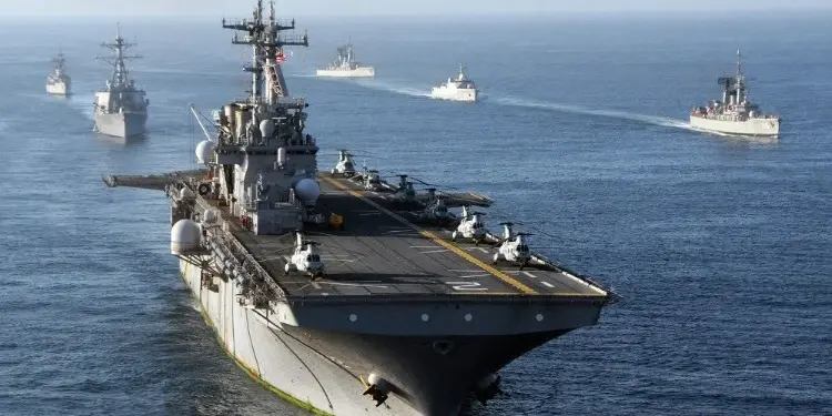 مجموعة سفن أمريكية وحاملة طائرات تدخل مياة البحر المتوسط تزامناً مع نشاط للطيران الأمريكي: سفن أمريكية