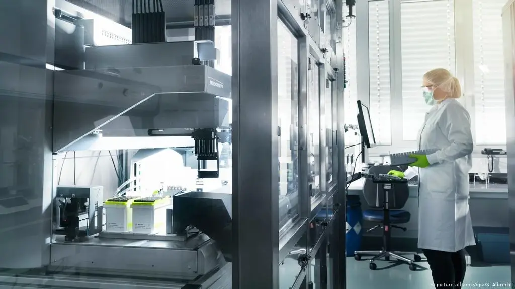 تقرير استخباراتي يكشف قيام دولة بمحاولة قرصنة مختبرات شركة فايزر للحصول على معلومات لقاح كورونا: قرصنة