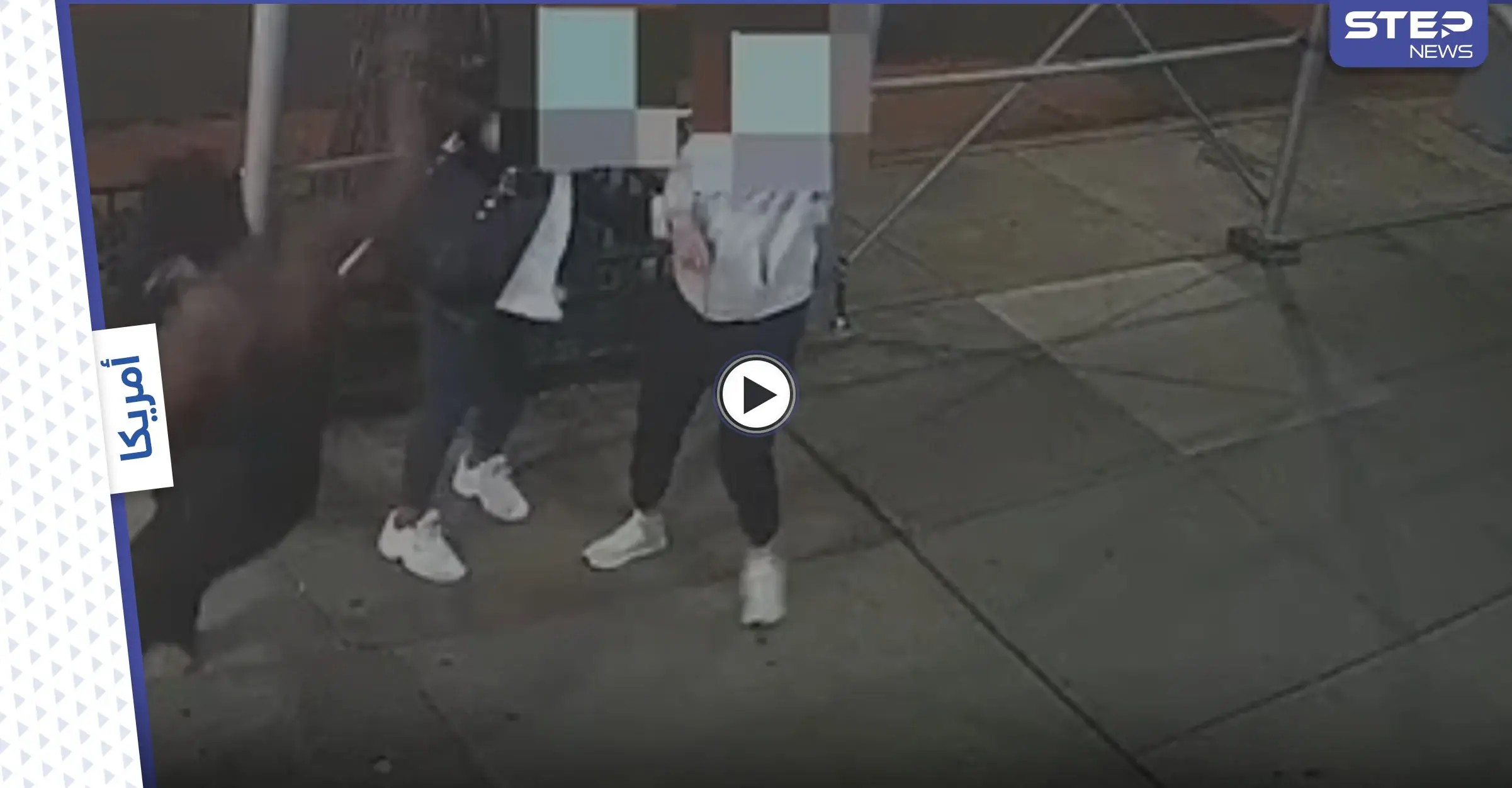 بالفيديو|| لحظة مرعبة لامرأة تهاجم فتاة آسيوية وتضربها بمطرقة حديدية على رأسها لأنها ترتدي قناع: تايوان