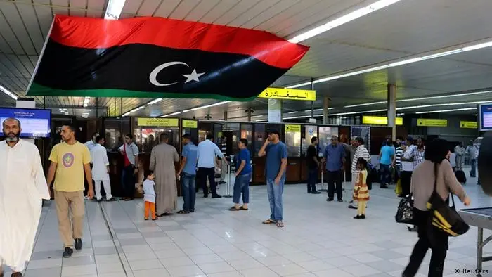 بعد إعلانها انهيار المنظومة الصحية.. ليبيا تغلق حدودها البرية والجوية مع تونس: ليبيا تغلق حدودها مع تونس