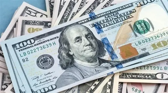 الدولار الأمريكي يرتفع ويسجّل أعلى مستوى منذ عام بسبب ارتفاع عوائد سندات الخزانة الأمريكية: خبر عاجل