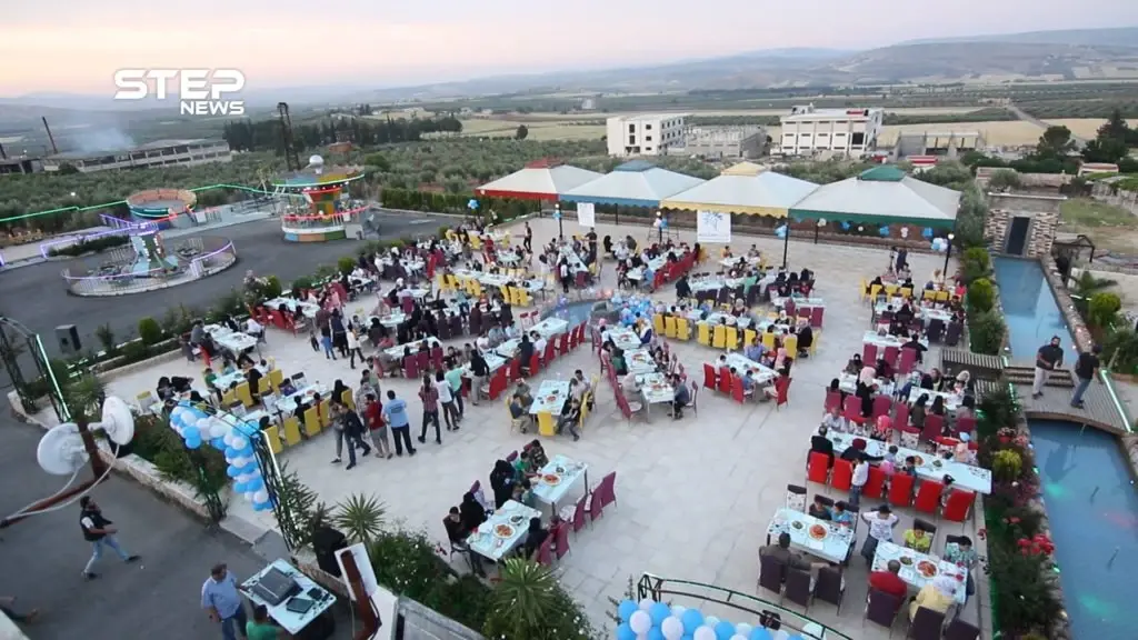 إفطار جماعي لعوائل محلية ومهجّرة في مدينة عفرين بريف حلب: رمضان