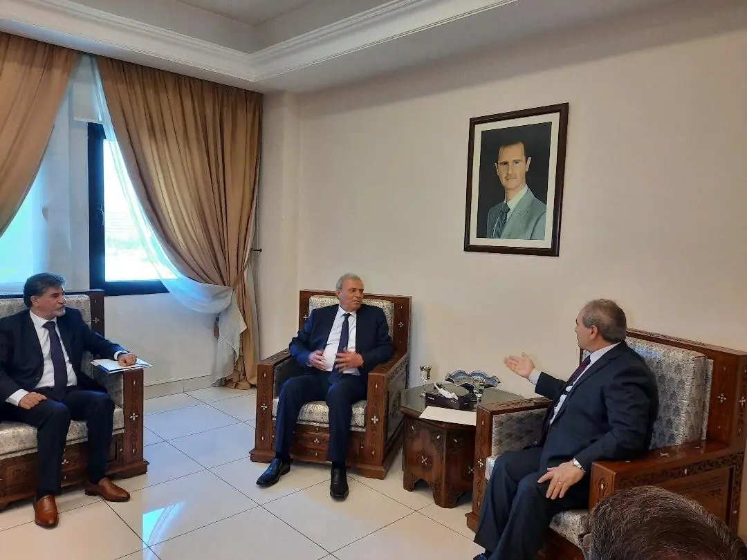 وفد من حركة فتح في دمشق يوصل رسالة عباس للأسد: حركة فتح