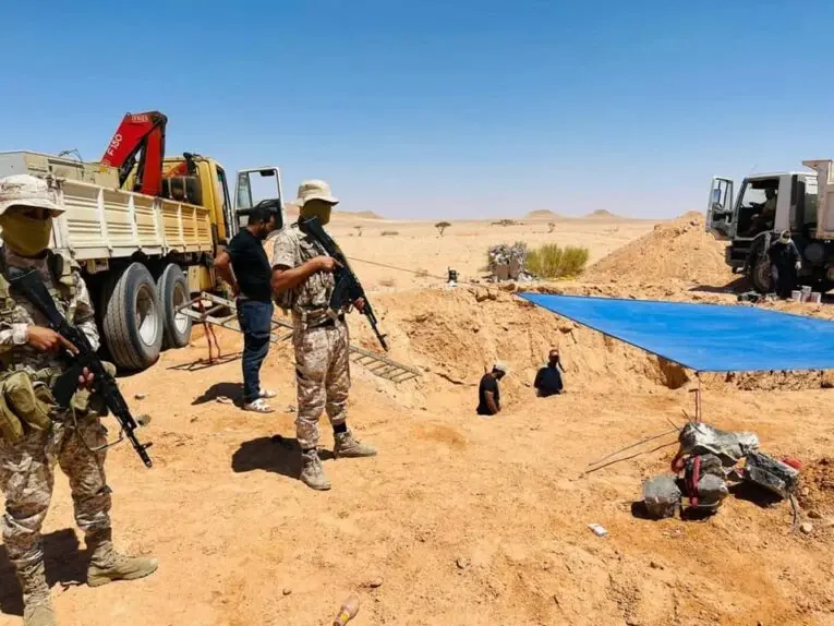الرئاسي الليبي يأمر بحل "وحدة النخبة" بالجيش عقب اشتباكات بالأسلحة الثقيلة بينها وبين وحدةٍ أخرى: خبر عاجل