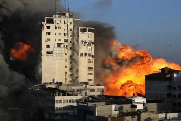 الجيش الإسرائيلي يكشف عدد الصواريخ التي أطلقت من غزة.. وكبير الحاخامين يدعو لهذا الأمر: مدينة اللد