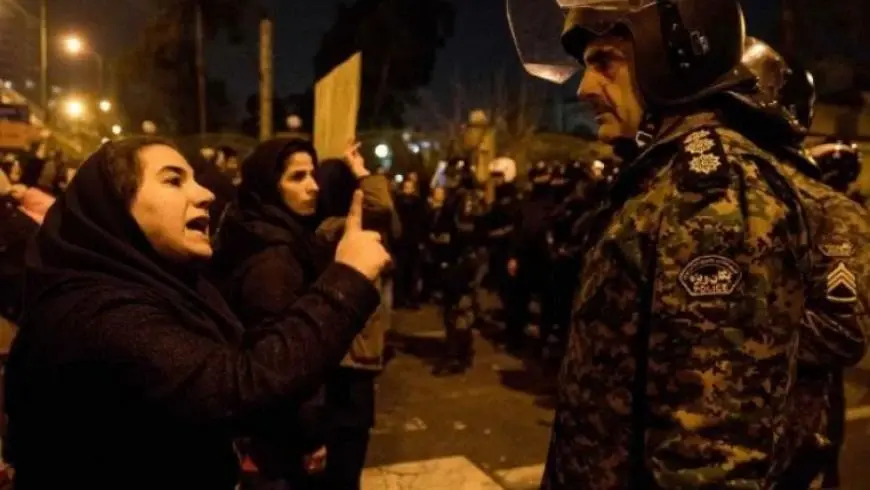 بالفيديو|| خامنئي يتبرأ.. ومنظمة حقوقية تكشف تفاصيل مروعة عن طرق سحق إيران للتظاهرات السلمية: مظاهرات إيران