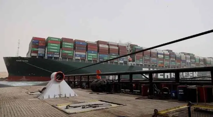 خبير بحري أردني يكشف تأثير جنوح باخرة في قناة السويس بالمملكة.. ويحذّر من هذا الأمر: الملاحة البحرية الأردنية