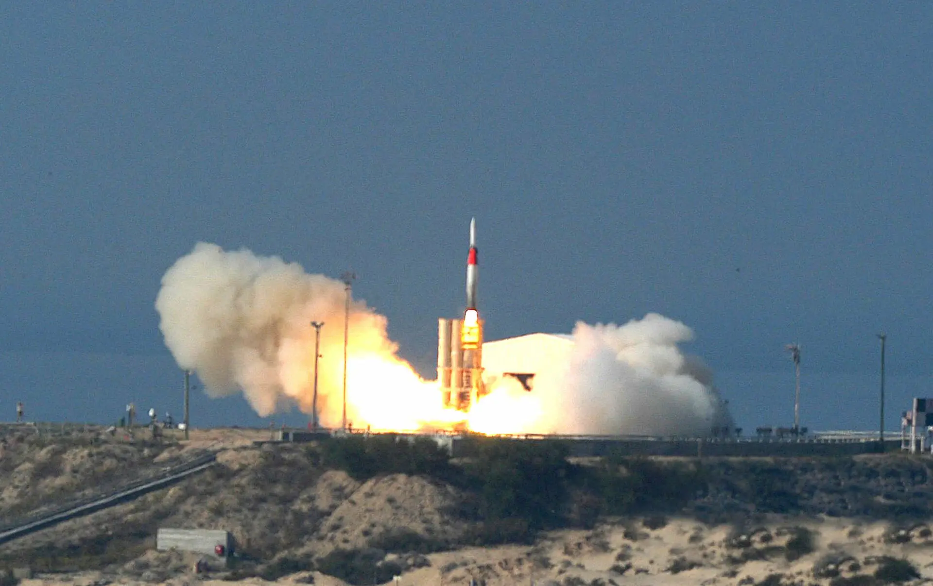 إسرائيل تختبر نظام سلاح مضاد للصواريخ الباليستية: إسرائيل