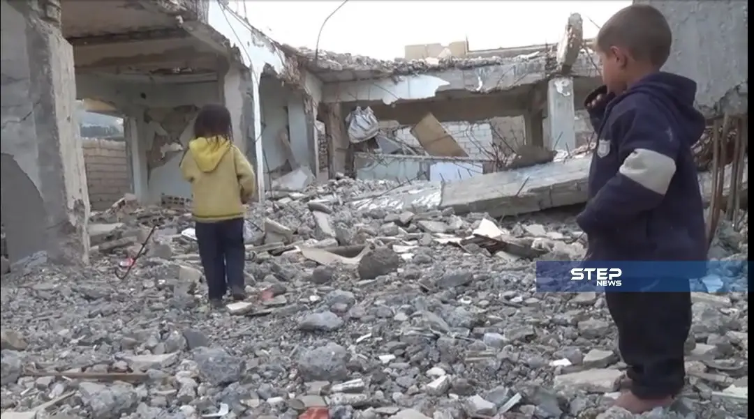 شاهد || لست شحاذًا لأنني أعيش تحت الأنقاض.. أنا بائع متجول عمري 3 أعوام!: قصص خبرية