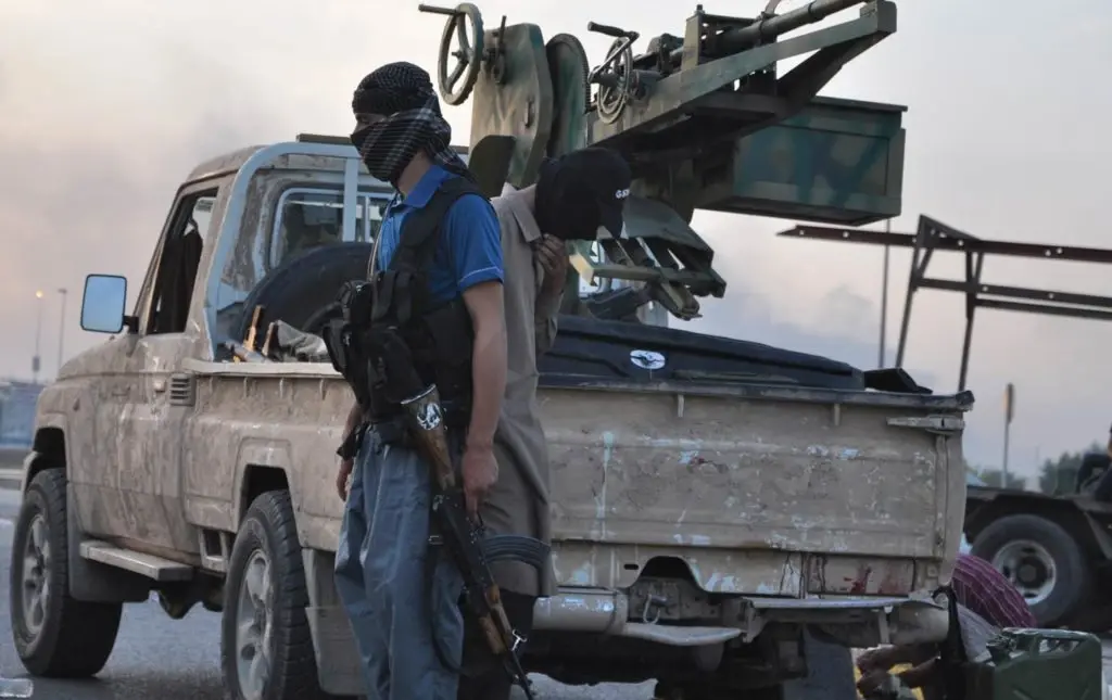 حصري: مجزرة للتحالف في سجن لداعش بدير الزور، فهل استغلّها التنظيم بتصفية أمرائه ؟!: ميليشيا قسد