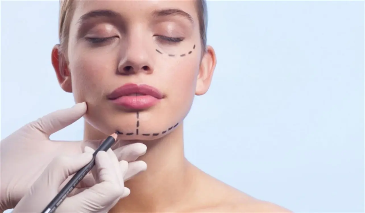 عملية تصغير الوجه التعريف والميزات.. المخاطر والسلبيات والتكلفة: عملية تصغير الوجه