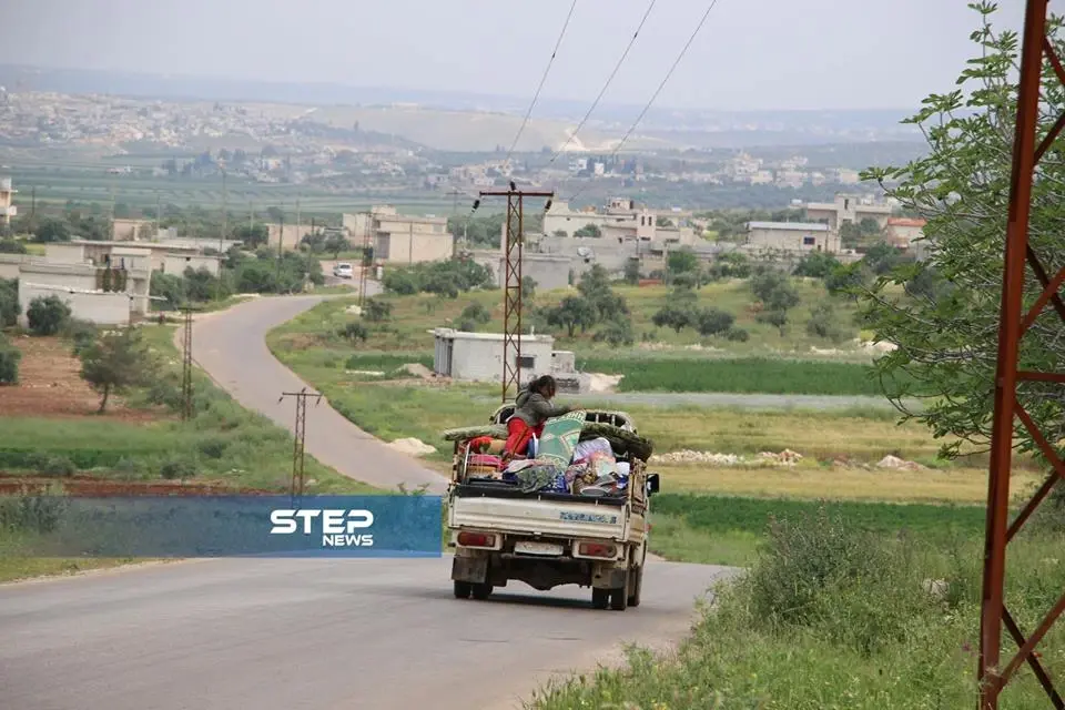 نزوح الأهالي من بلدتي كفرنبودة والهبيط باتجاه ريف إدلب الجنوبي بسبب التصعيد الذي تشهده المنطقة: حماة