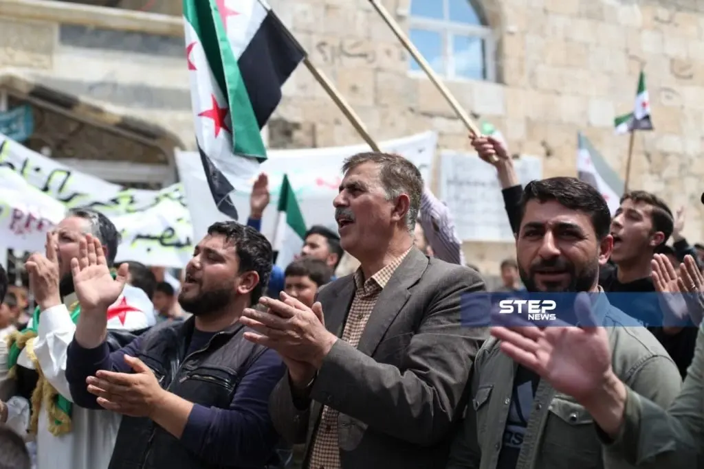 مظاهرة بمدينة بزاعة شرق حلب طالبت بمحاكمة الأسد على جرائمه: عدسة ستيب