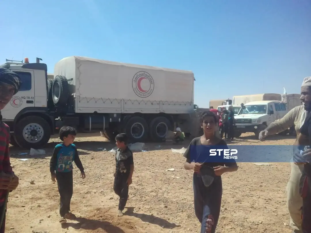 خاص|| بعد أشهر مساعدات إنسانية تصل مخيم الركبان (صور): الهلال الأحمر