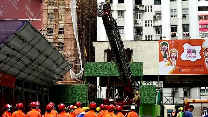 بالفيديو|| حريق في مركز التجارة العالمي ضمن أحد أعلى ناطحات السحاب في العالم يوقع إصابات: هونغ كونغ