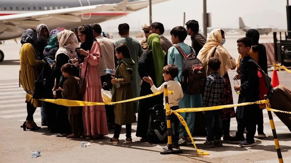 طالبان تكشف شروطها للسماح بمغادرة كابل.. والأردن يوضح مصير الأفغانيين الموجودين على أراضيه: كابل