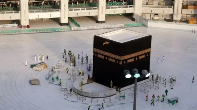 السعودية تعلّق الاعتكاف ووجبات السحور والإفطار بالمساجد في شهر رمضان: تعليق الاعتكاف