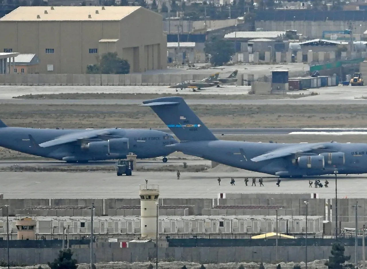 هجوم جوي على مطار أبها الدولي بالسعودية.. والتحالف يكشف حجم الخسائر وعدد الإصابات: مطار أبها الدولي