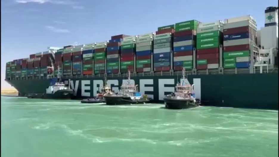 هيئة قناة السويس المصرية تتحدث عن قرب التوصل لاتفاق مع شركة سفينة إيفر غيفين وشرطها لمغادرة طاقم السفينة: سفينة إيفر غيفين