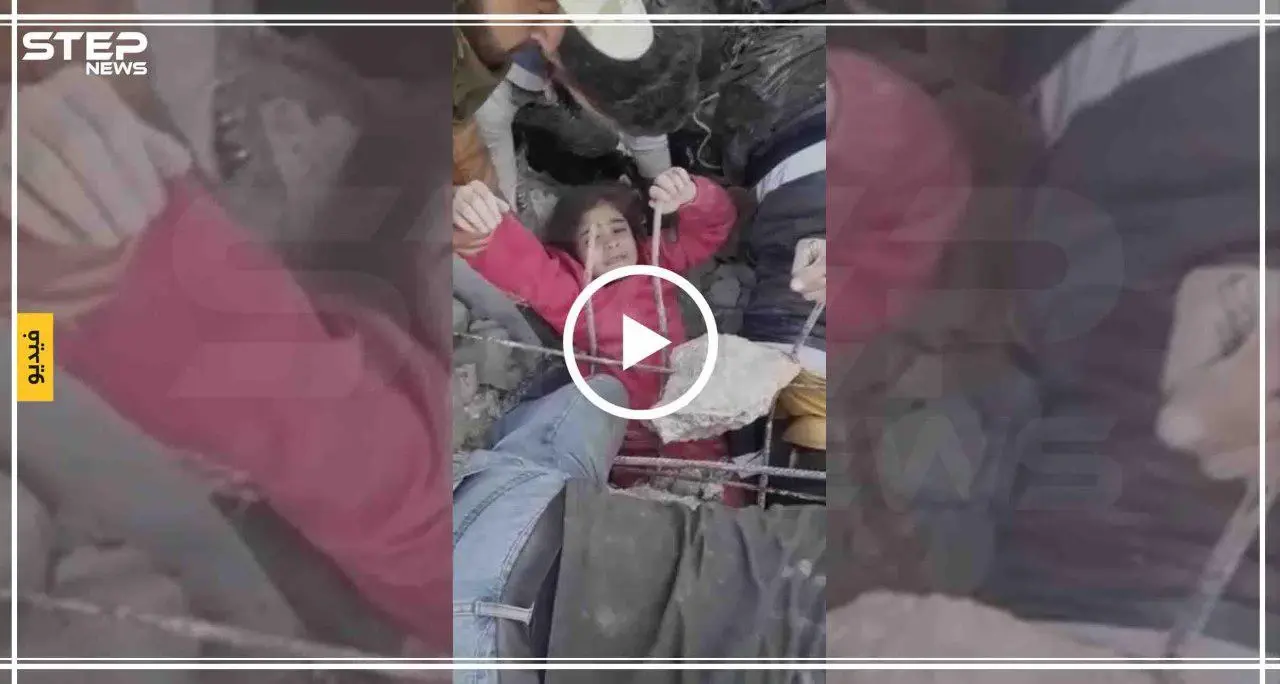 شاهد بالفيديو لحظة استخراج طفلة من تحت الأنقاض جنوب إدلب: استخراج طفلة من تحت الأنقاض
