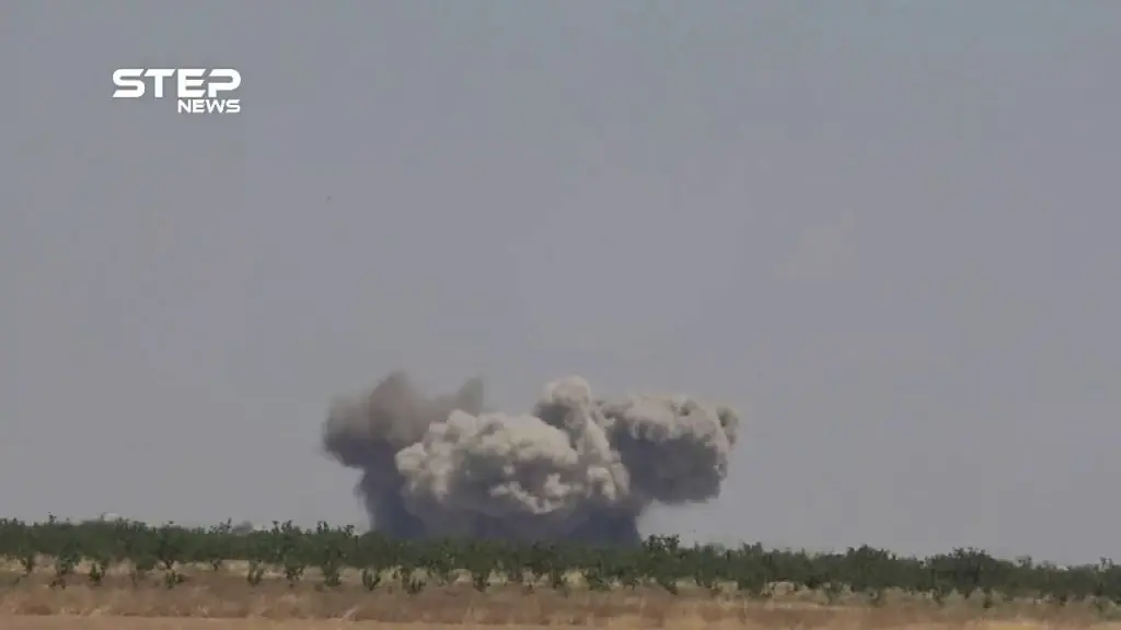 شاهد غارات جوية روسية على مدينة كفرزيتا في ريف حماة الشمالي: كفرزيتا