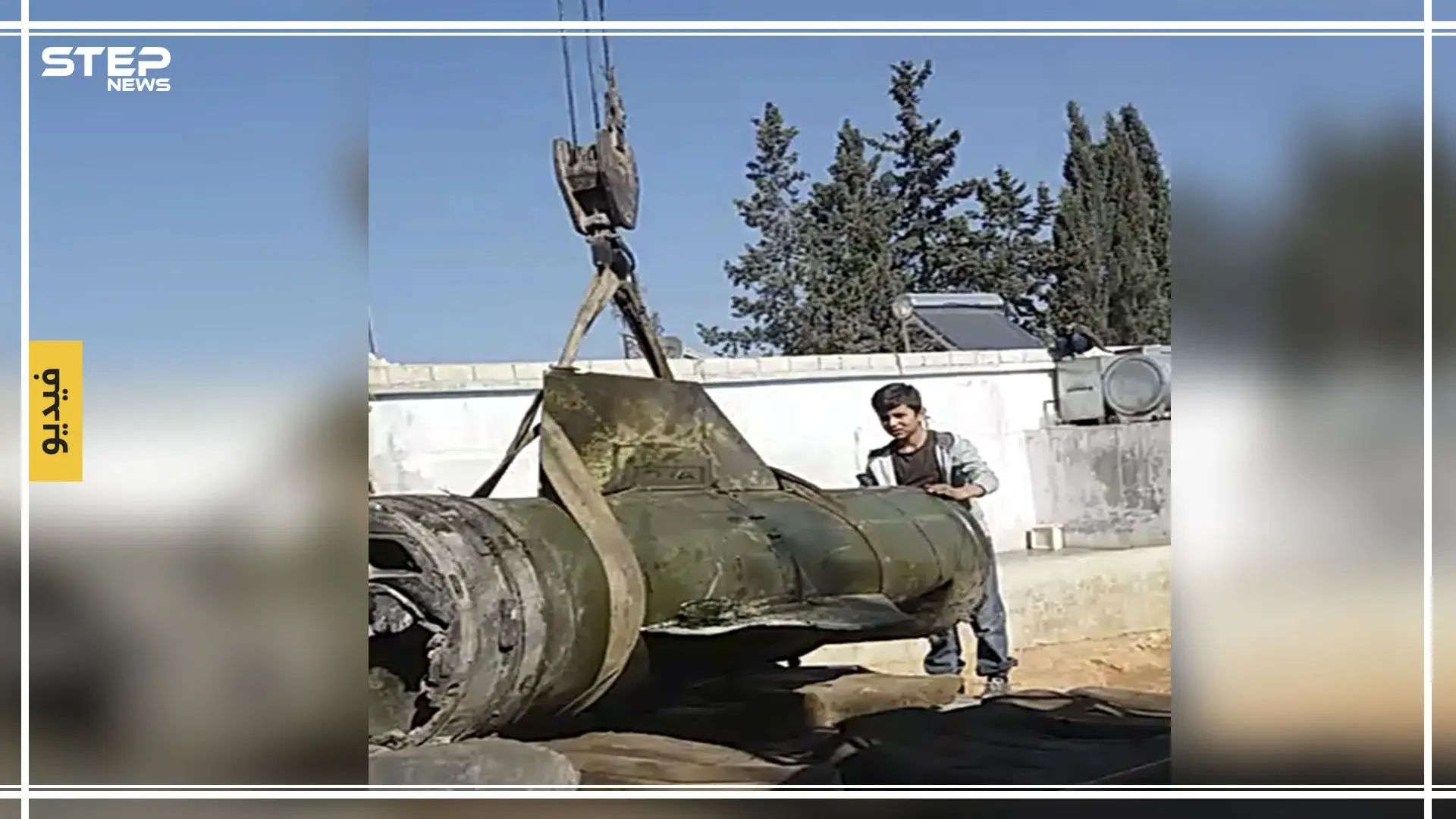 بالفيديو|| بقايا الصاروخ العنقودي الذي تسبب بمجزرة بمخيم قاح.. والمعارضة ترد على المجزرة بالغراد: باب الهوى