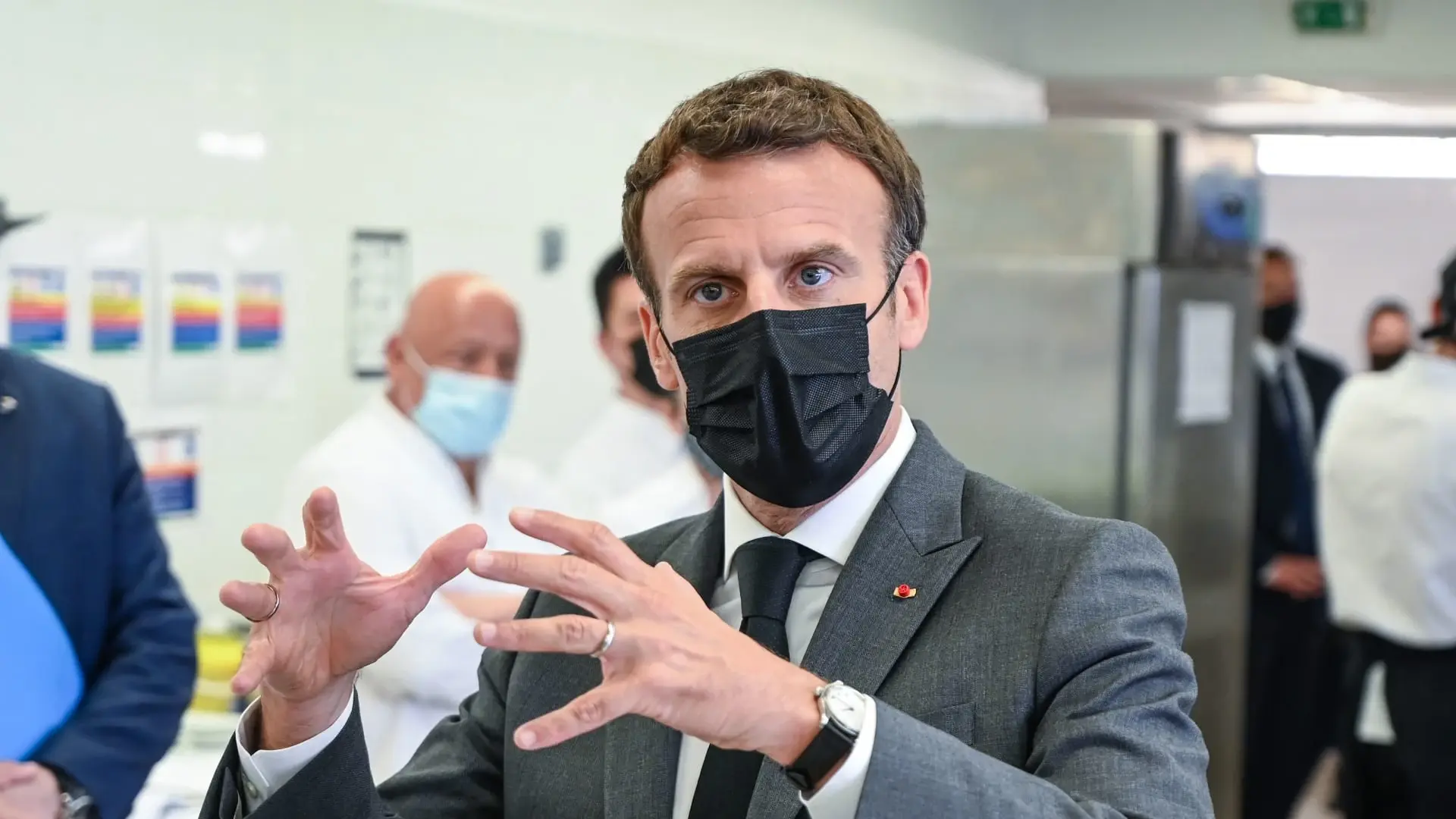 محكمة فرنسية تصدر الحكم النهائي بحق الشاب الذي صفع ماكرون: القضاء الفرنسي