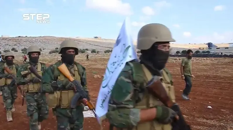 جانب من تخريج دورة الشهيد عبد الباسط الساروت لجيش العزة شمال إدلب: سلايد رئيسي