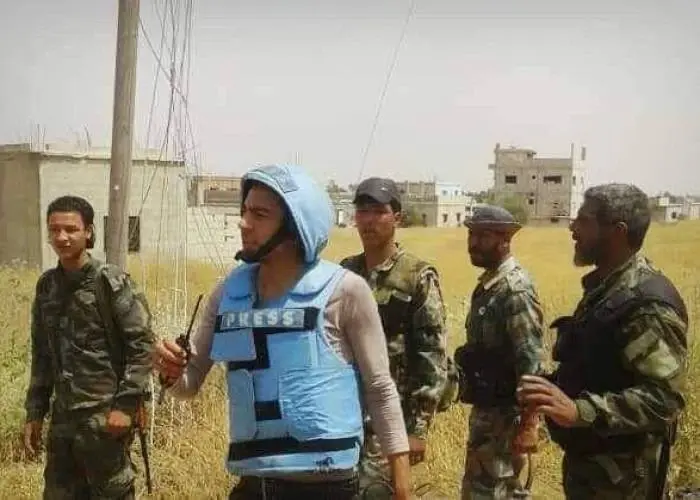 بالفيديو|| شاب من درعا البلد يهدد مراسل سما فراس الأحمد: "ما قصّرت وما رح نقصّر": خبر عاجل