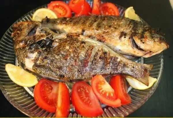 دراسة: أكل السمك يحمي الدماغ من تلوث الهواء: النساء