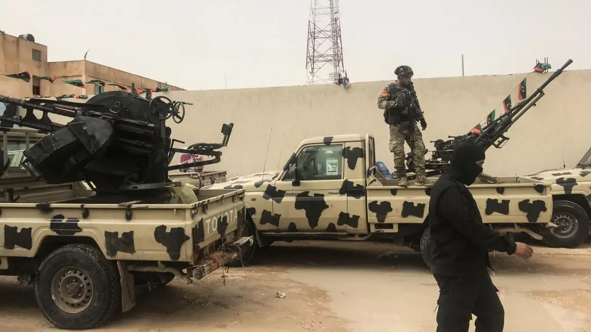 مع تعثر الانتخابات.. حشود عسكرية "مجهولة" تُغلق الطرقات جنوب طرابلس (صور): أخبار ليبيا