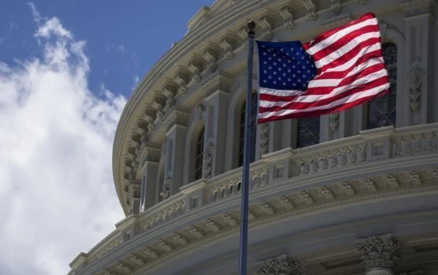 في قرارٍ مفاجئ..الخزانة الأمريكية تعلن تخفيف العقوبات على سوريا وإيران وفنزويلا متذرعةً بالأسباب الآتية: فنزويلا