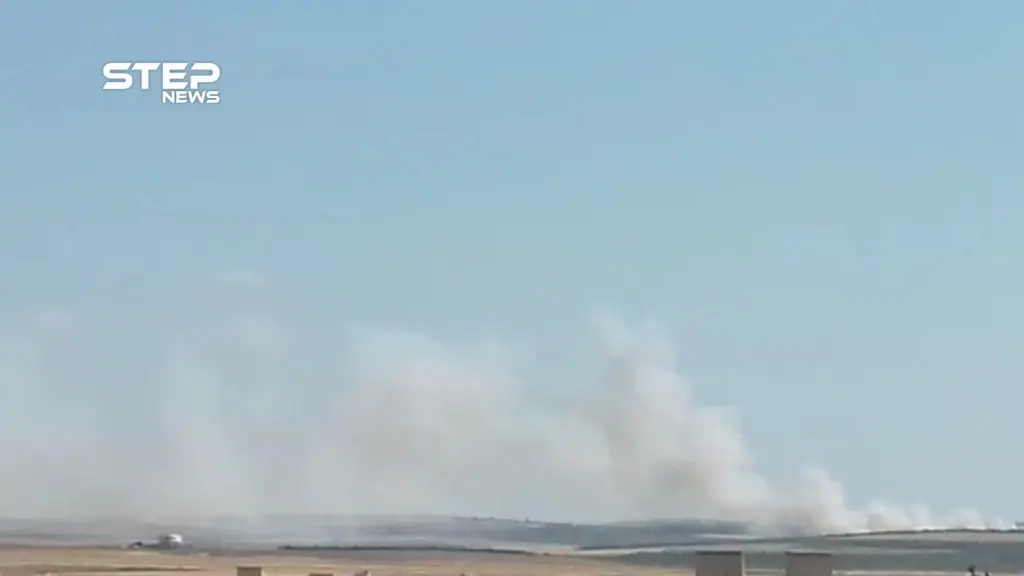 قصف جوي لطيران الأسد وحليفته روسيا على الأوتوستراد الدولي شمالي مدينة خان شيخون بريف إدلب: خان شيخون