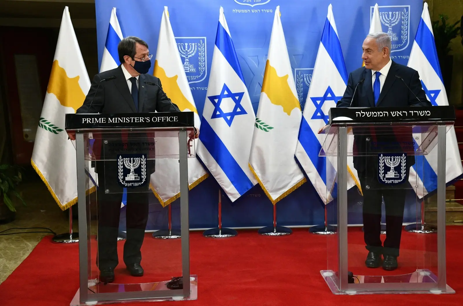 نتنياهو يعرض على الرئيس القبرصي خلال لقاء ما عرضه على عدد كبير من الدول العربية: الرئيس القبرصي