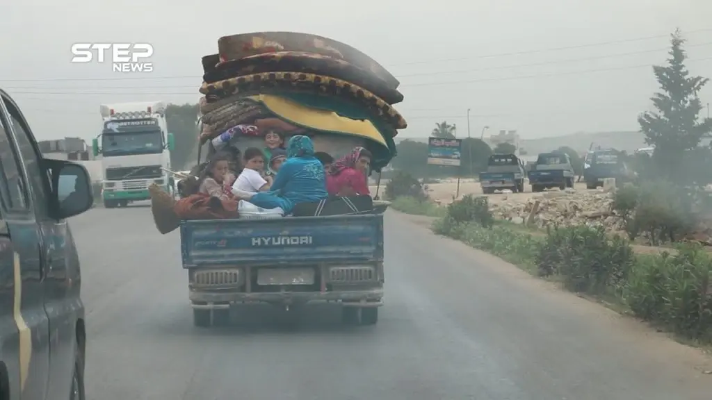 استمرار نزوح مئات العائلات من ريف إدلب جراء هجمات نظام الأسد وحليفته روسيا: روسيا
