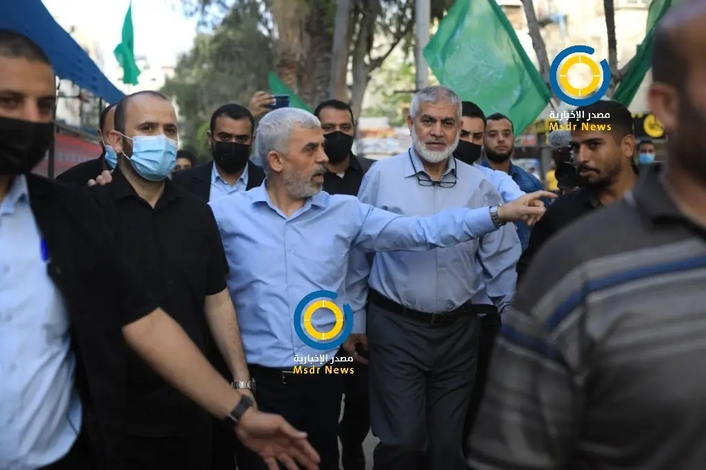 أول ظهور علني للقائد السياسي لحركة حماس في غزة "يحيى السنوار" وإسرائيل تؤكد أنه لازال هدفها (فيديو): القسام