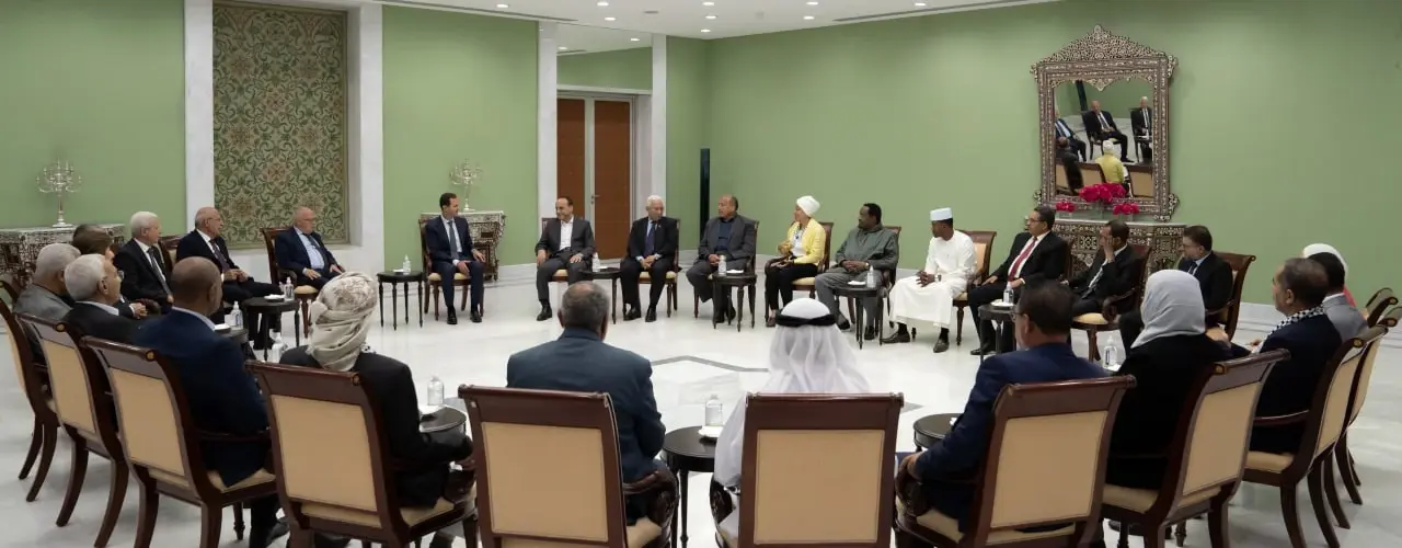 شاهد|| بشار الأسد يستقبل رؤساء أحزاب عدد من الدول العربية والإسلامية.. ويشرح لهم فكرة "القومية": دول إسلامية