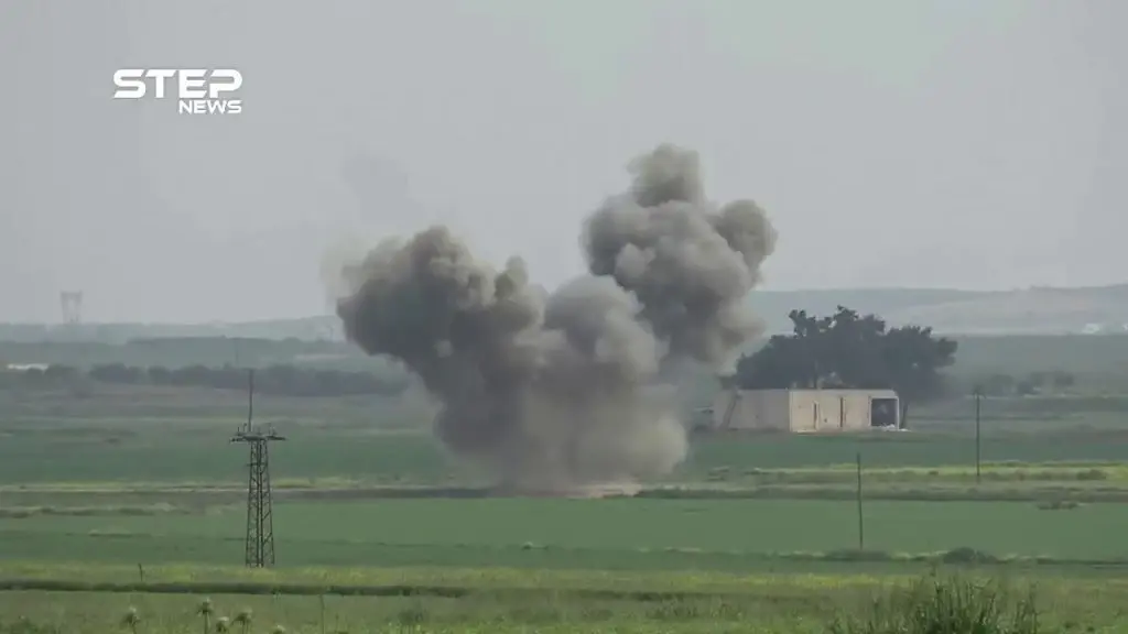 شاهد غارات جوية من قبل الطيران المروحي الروسي استهدفت أطراف مدينتي اللطامنة وكفرزيتا بريف حماة الشمالي: اللطامنة